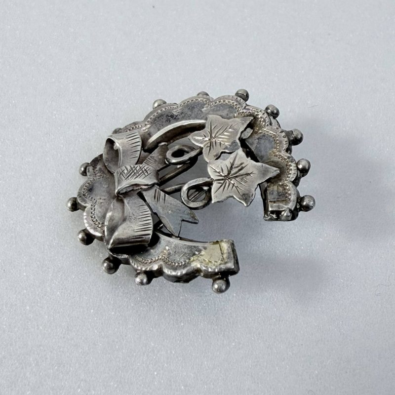 Antique Victorian Sterling Silver Horseshoe Sweetheart Ivy Bow Brooch Chester Hallmark - 2