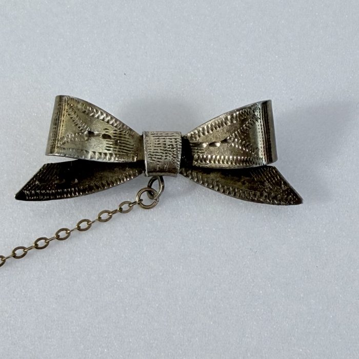 Vintage Sterling Silver Bow Brooch Albert Etched - 2